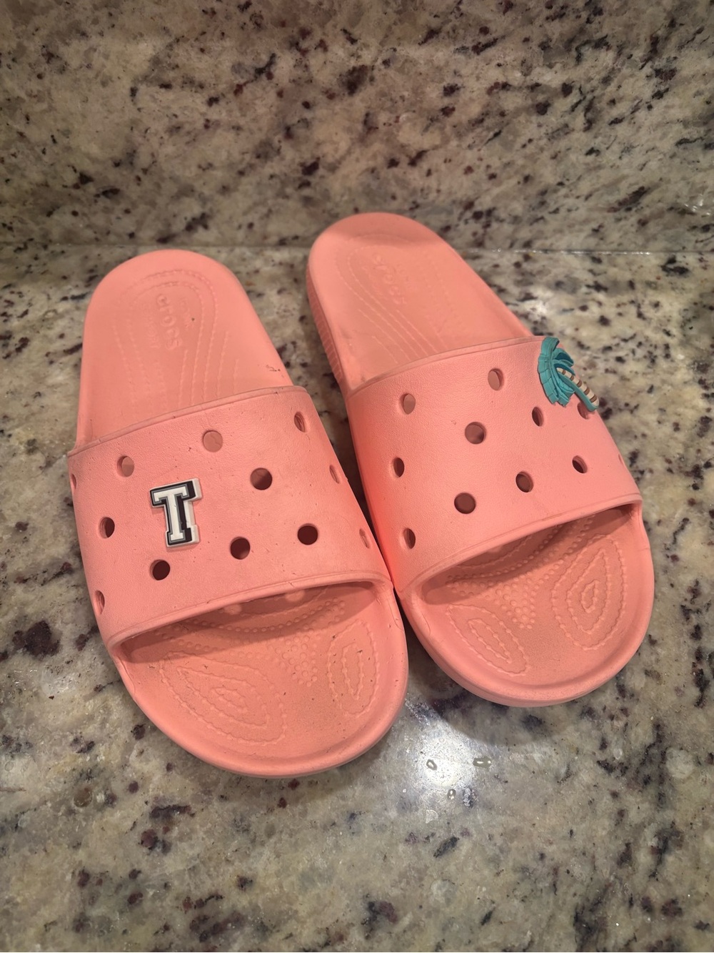 Crocs Unisex Classic peach Slides | Size: W10 M8 | Excellent Condition